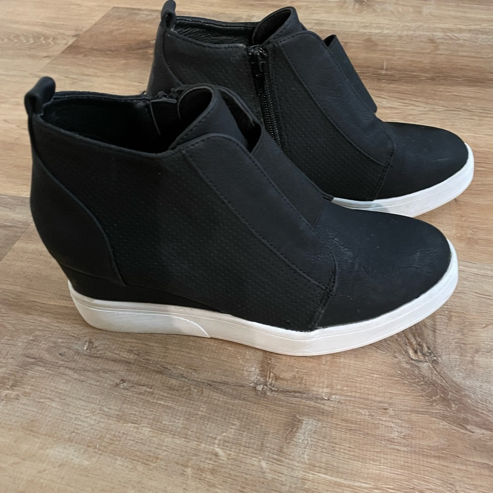 Dream pairs wedged sneakers